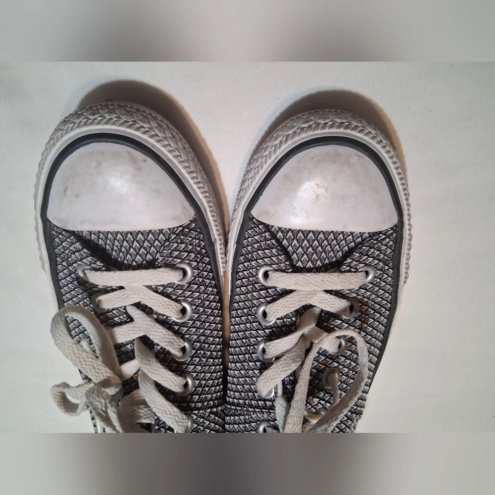 Converse Chuck Taylor All Star Knit Low Top Black White Sneakers Women’s 8